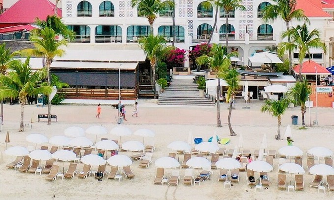 Philipsburg Hotel | Holland House Beach Hotel