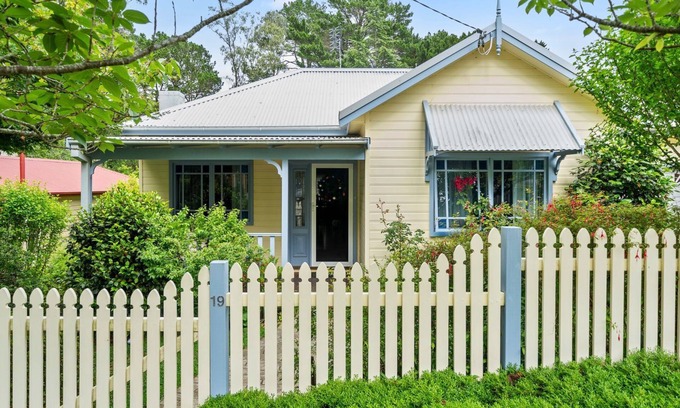 Leura Apartment | Holley House in Leura Blue Mountains Australia