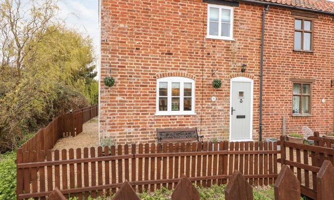 Sea Palling House | Holly Cottage