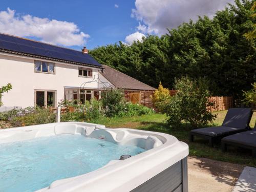Colchester House | Holly Farm and Annexe