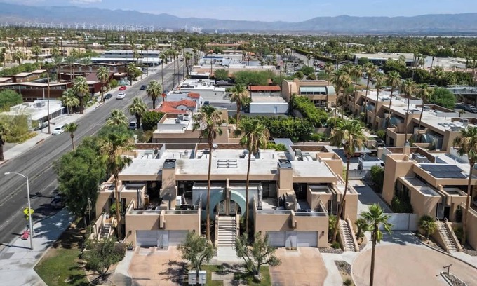 Uptown Design District House | Hollywood Cinema Masterpiece!