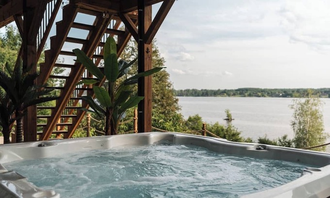 Grenville-sur-la-Rouge Ski Chalet | Hollywood/Private Beach/SPA/Games/16 P