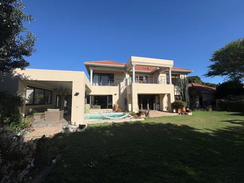 Humewood Villa | Holmely House