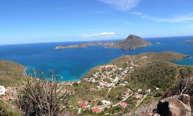 Grand Anse Villa | HOLY low earth VILLA T3 with a 180 ° view over the bay *