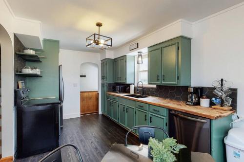 Canton House | Home Champions-HOF Village Comfort