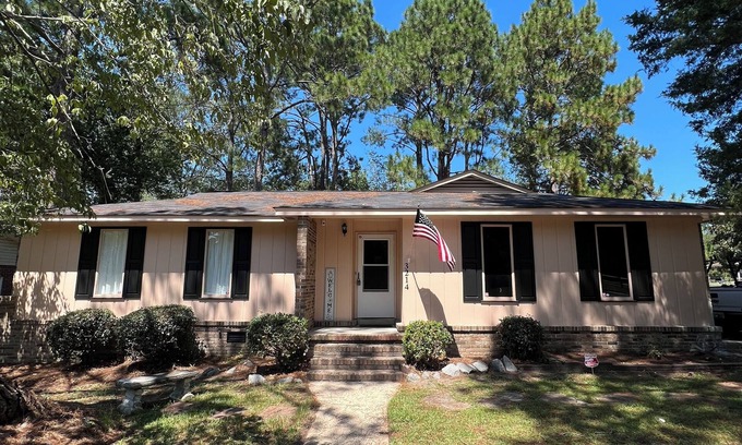Huntcliff House | Home columbia, near fort Jackson