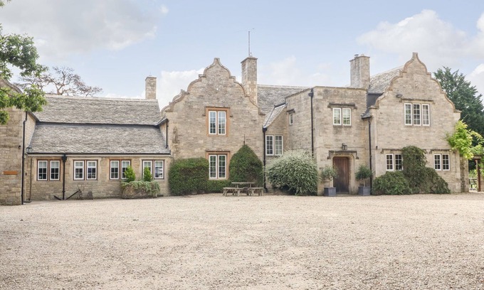 Ducklington Cottage | HOME FARM (16), family friendly, character holiday cottage in Witney