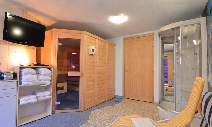 Burg-Reuland House | Home in Burg Reuland with Sauna, Terrace