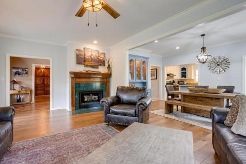 Cedar Valley House | Home in Cimarron National Golf Club with Hot Tub!