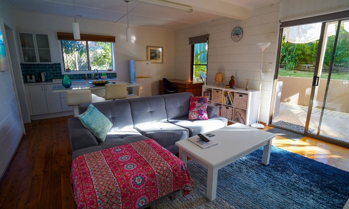 Emerald Beach House | Home in Emerald Beach dog friendly, fast Wifi