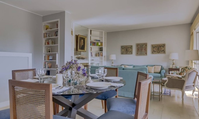 Estoril House | Home in Estoril - House 79
