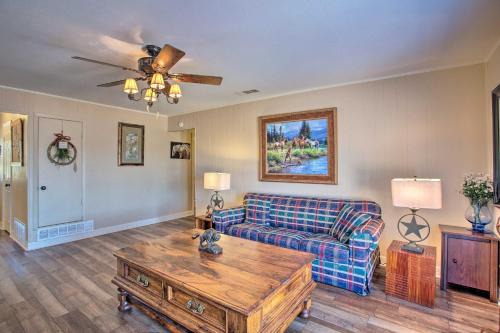 Waxahachie House | Home in Historic Waxahachie with Yard and Patio!