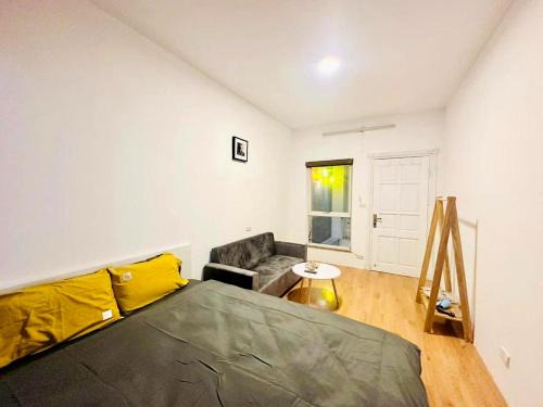 Hang Dao Apartment | Home in Old Quarter - Night market