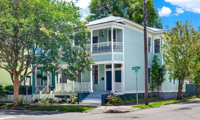 Dixon Park House | Home in Victorian District Near Forsyth Park, Heated Pool Access