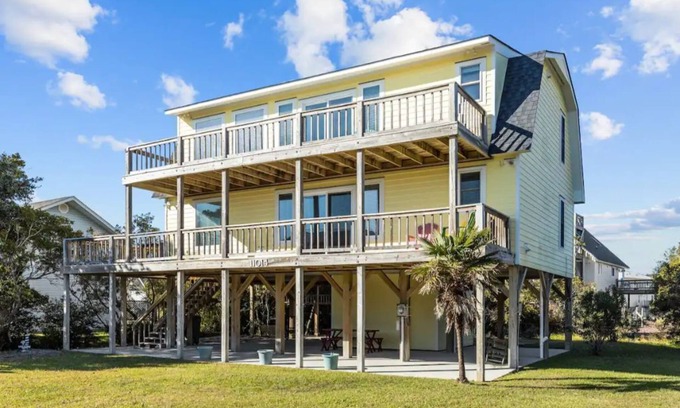 The Point House | Home - Newly Renovated - Beach House - Emerald Isle Point Great for Familes