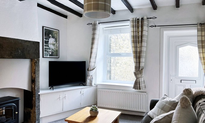 Pateley Bridge Cottage | Home-Private Bathroom-Cottage-Street View