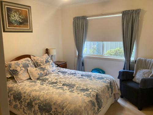 Swan Hill House | HOME STAY on HIGH -Private Home - Queen Room Private Bathroom