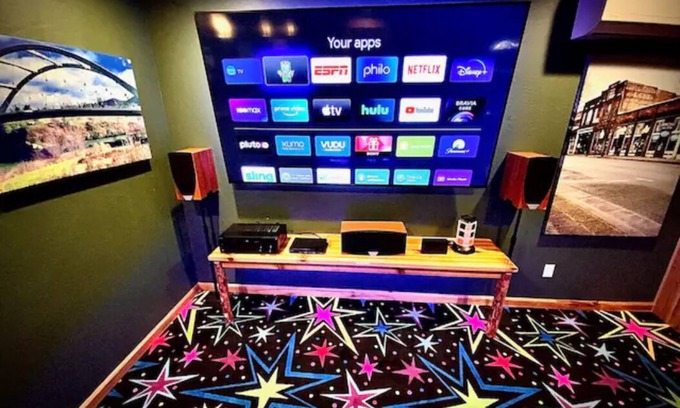 Grants Pass House | Home Theater - Gamer Ready! Suite A