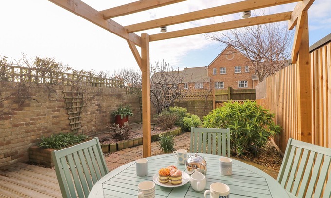 Wyke Regis Cottage | Home Waters
