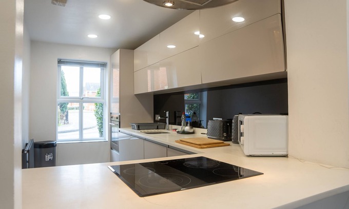 Wolverton Apartment | Homely 3 Bedroom House