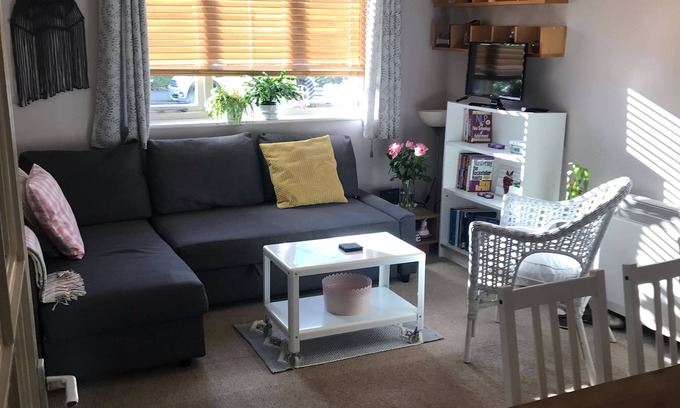 Woolwich Riverside Apartment | Homely one bedroom flat near Canary Wharf, the O2 and ExCel