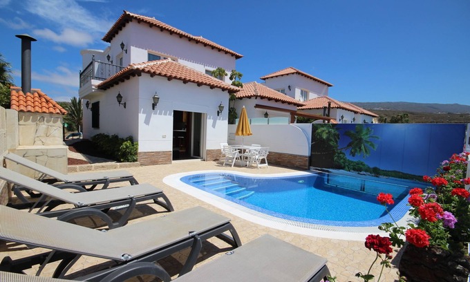 Chayofa Villa | Homely villa with heated swimmingpool