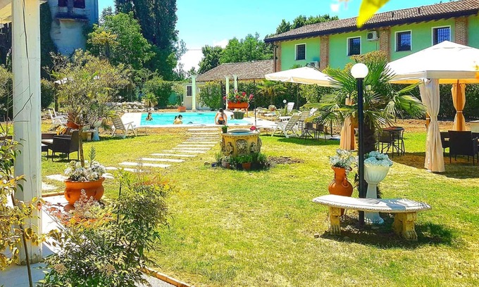 Gragnano Trebbiense Apartment | Homerez - Amazing studio for 4 ppl. with shared pool and balcony at Gragnano