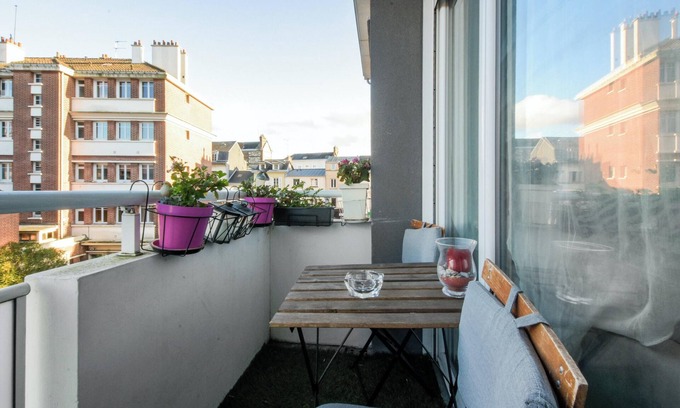 Centre Ville Rive Gauche Apartment | Homerez - Apartment in Rouen, Balcony, City View.