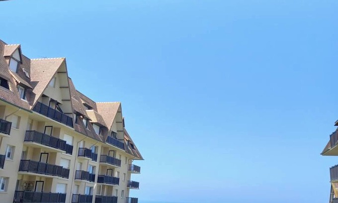 Cabourg Apartment | Homerez - Apartment sea view Cabourg