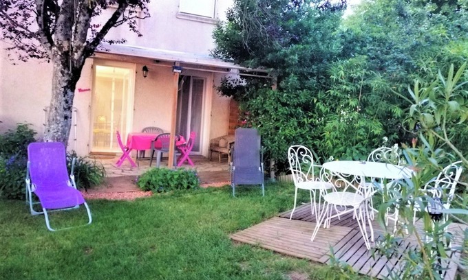 Villeneuve d'Aveyron Apartment | Homerez - Apt. Villeneuve with garden