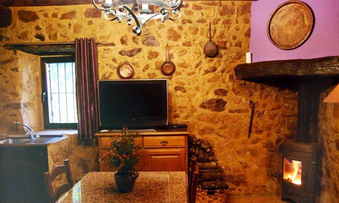 Segura de Toro Apartment | Homerez - Beautiful appartement for 2 ppl. with terrace at Segura de Toro