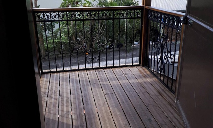 Bras-Panon Apartment | Homerez - Charming Apartment in Bras-Panon with Balcony