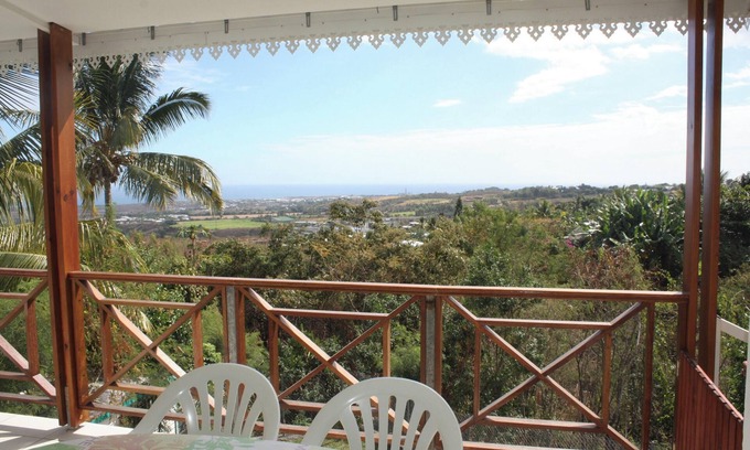 Saint-Paul House | Homerez - Charming House in Saint Paul with Sea View