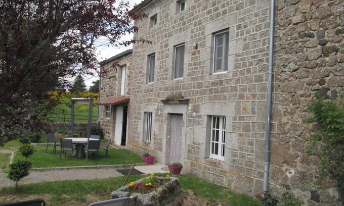 Cubelles House | Homerez - Charming House in Cubelles with Mountain View