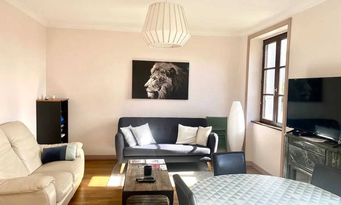 Quebriac House | Homerez - Charming House in Québriac with Enclosed Garden