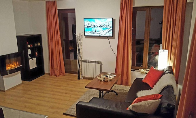 Shiligarnika Apartment | Homerez - Cosy Apartment in Bansko with Mountain View - 60 m²