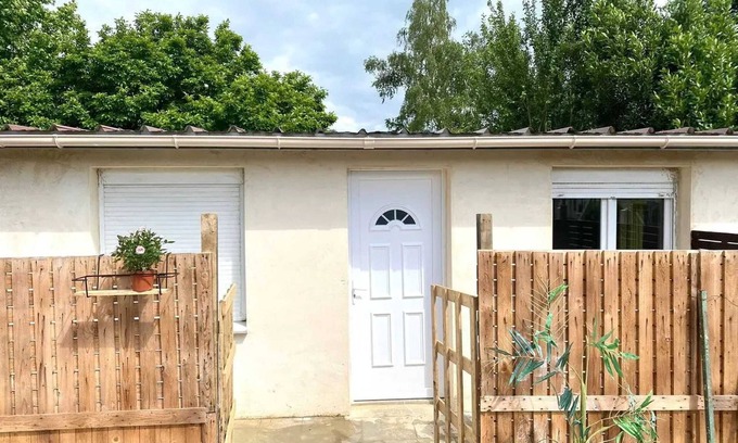 Clermont House | Homerez - Cozy house near Paris with terrace