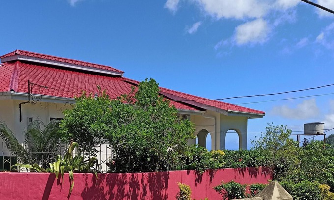 La Misere House | Homerez - House sea view Souvenir