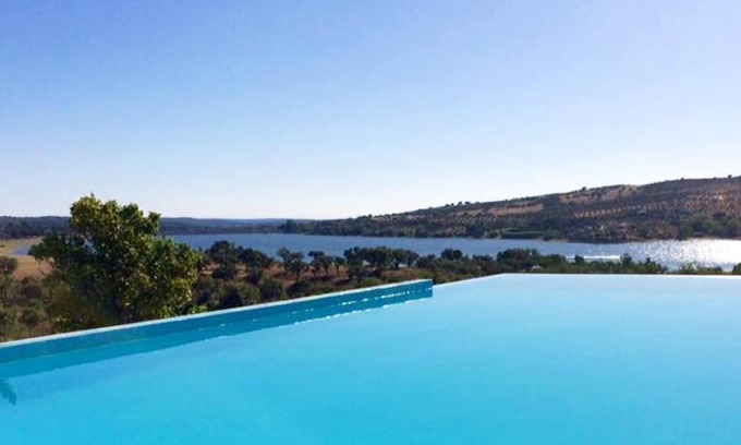 Montargil House | Homerez - Nice property for 2 ppl. with shared pool at Montargil