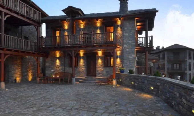 Boltana House | Homerez - Romantic retreat with jacuzzi in Boltaña