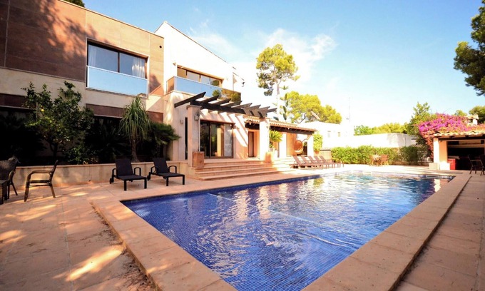 Torrenova Villa | Homerez - Spacious Villa with Private Pool in Torrenova