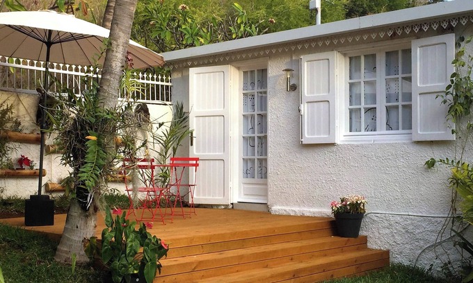 Cap Champagne Apartment | Homerez - Studio Boucan Canot, garden