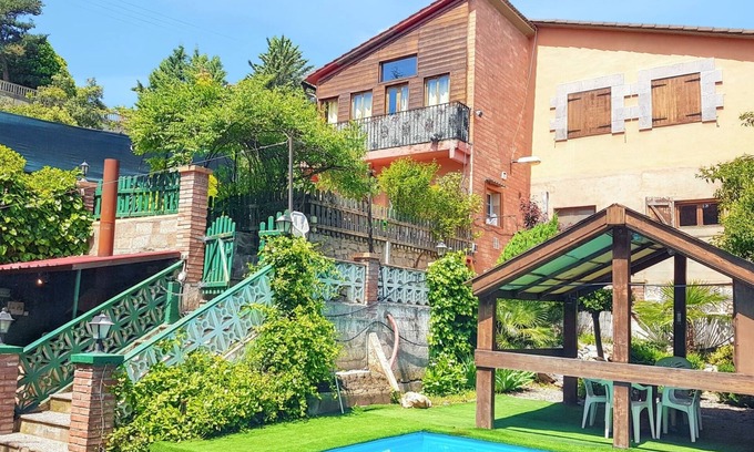 La Puebla de Castro Villa | Homerez - Villa in La Puebla de Castro