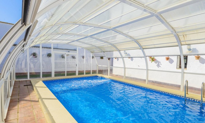 Rivero de Posadas Villa | Homerez - Villa for 20 ppl. with swimming-pool and terrace at Rivero de Posadas