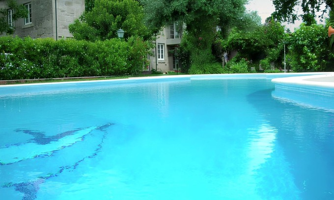 Pedraca Villa | Homerez - Villa in Pedraça, pool