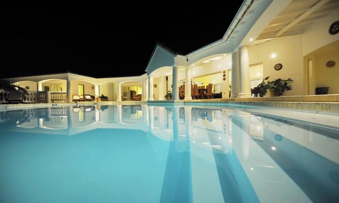 Plum Bay Villa | Homerez - Villa in Saint Martin + sea view.