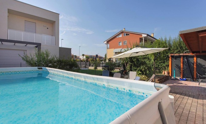 Legnaro House | Homerez - Villa Legnaro w/Pool.