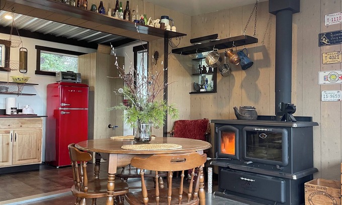 Whitehorse House | Homespun Glamping Haus