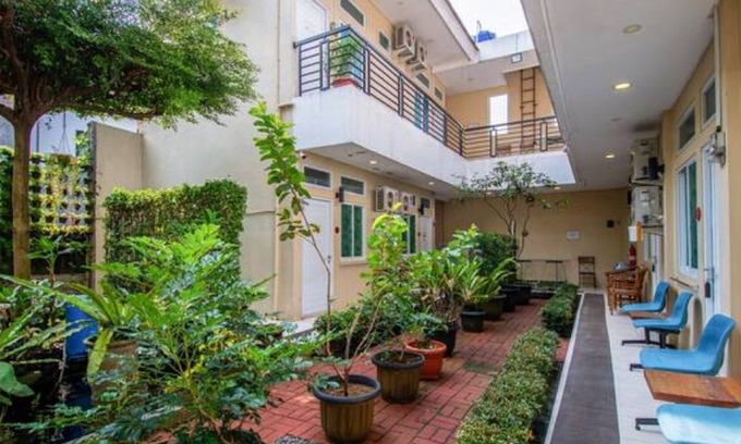 Sukaraja House | Homestay Helinium