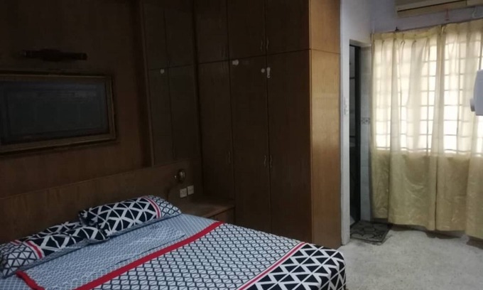 Taman Desa Cemerlang House | homestay ibunda tersayang
